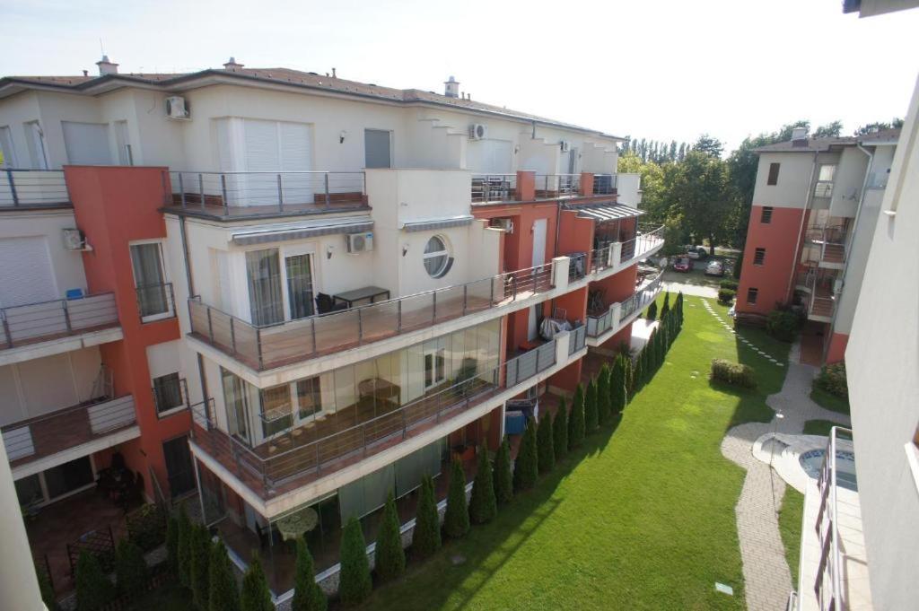 Goldenbeach Deluxe Apartment Siofok Luaran gambar